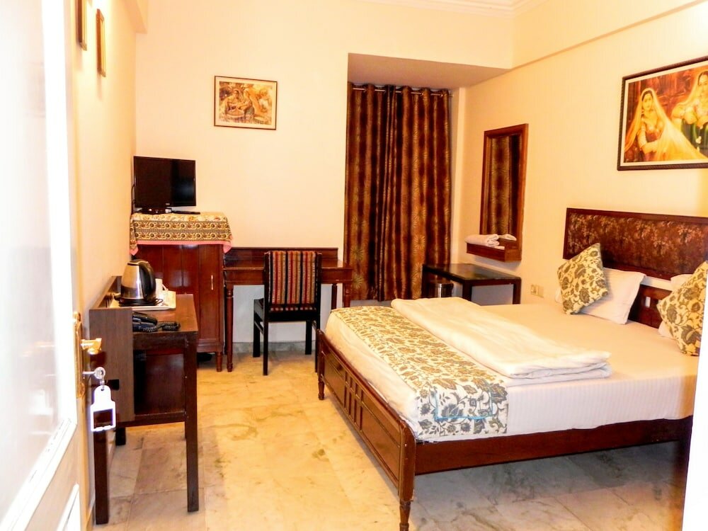 Фото Hotel Kishan Kunj