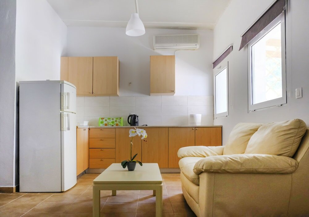 Фото House of Paradise in front of the golf court-sea