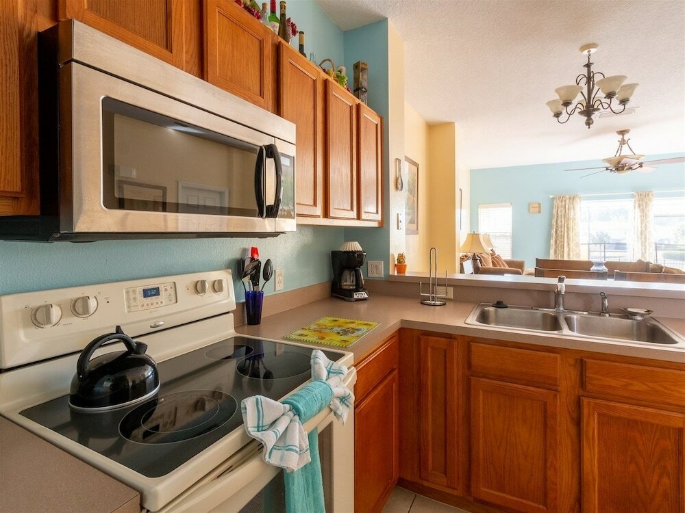 Фото Private Screened Splash Pool Overlooking Tranquil Lake Right Beside Disney World by Florida Dream Homes