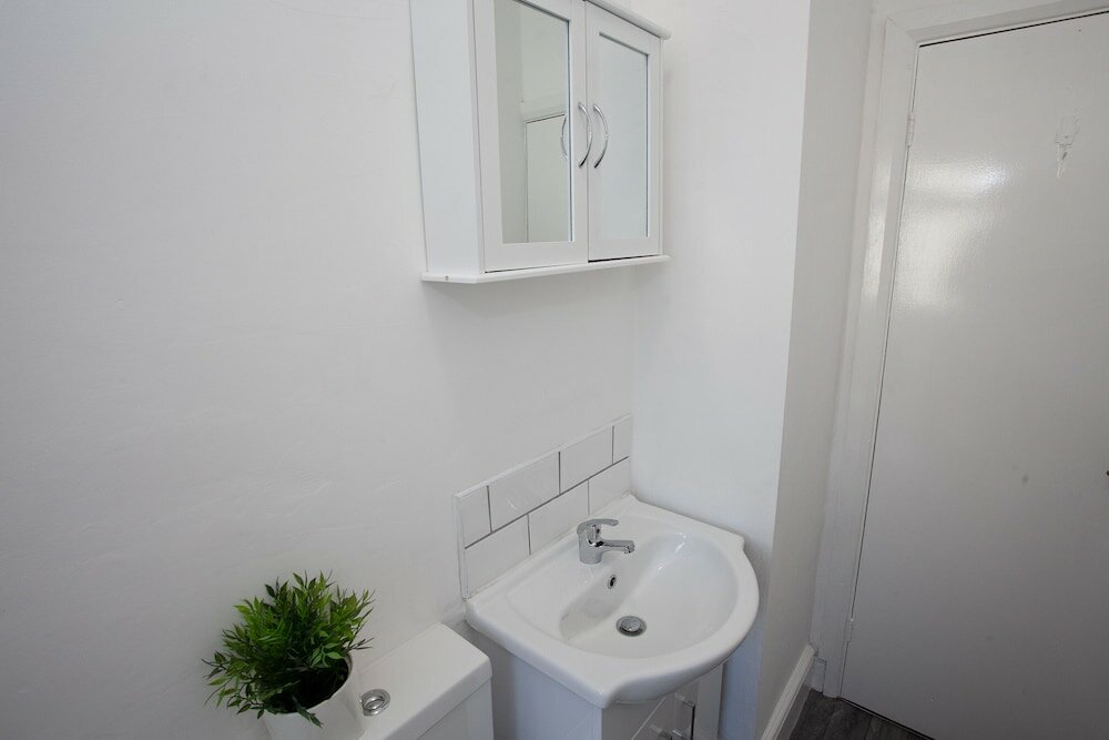 Фото Salford House