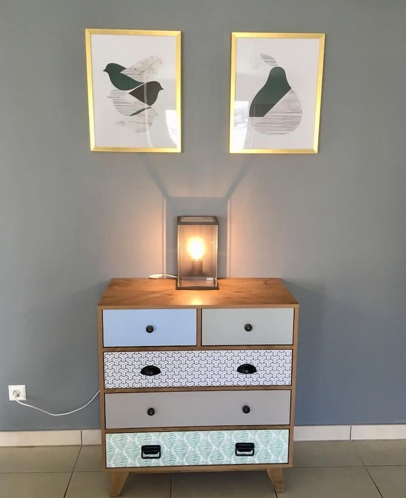 Фото Large Art Deco Flat 100m2 in City Center - Parking