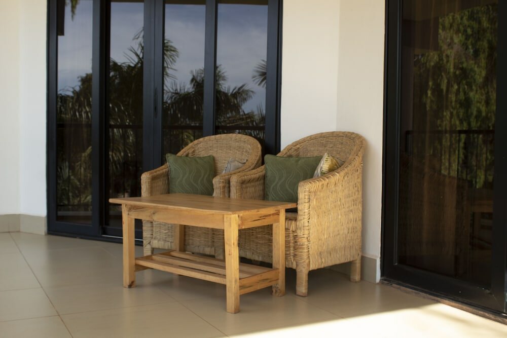 Фото The Hive Entebbe Guesthouse