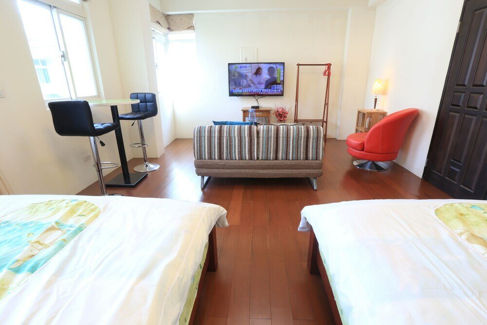 Фото Downshifted House