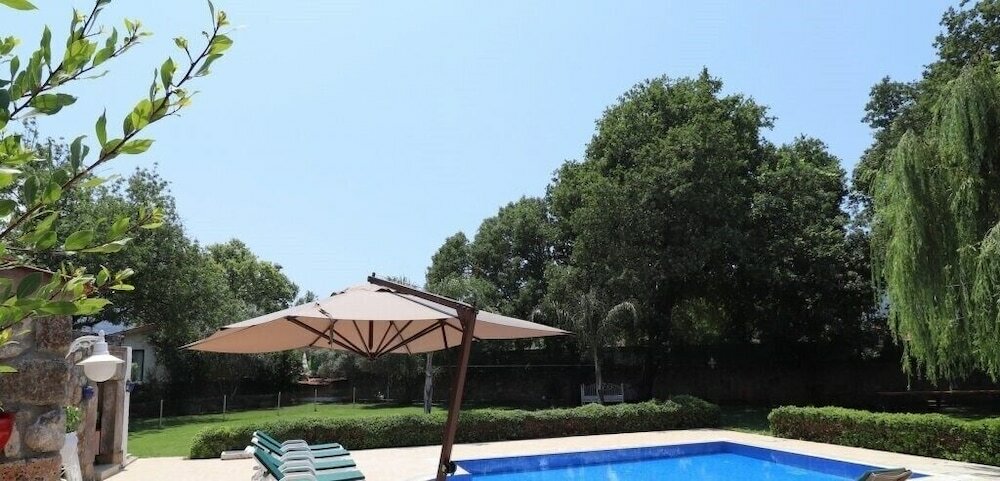 Фото Villa Bln1 by JoyLettings