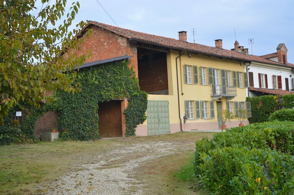 Hotel Cascina Bricchetto, Piedmont, photo