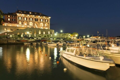 Гостиница Grand Hotel Portovenere в Портовенере