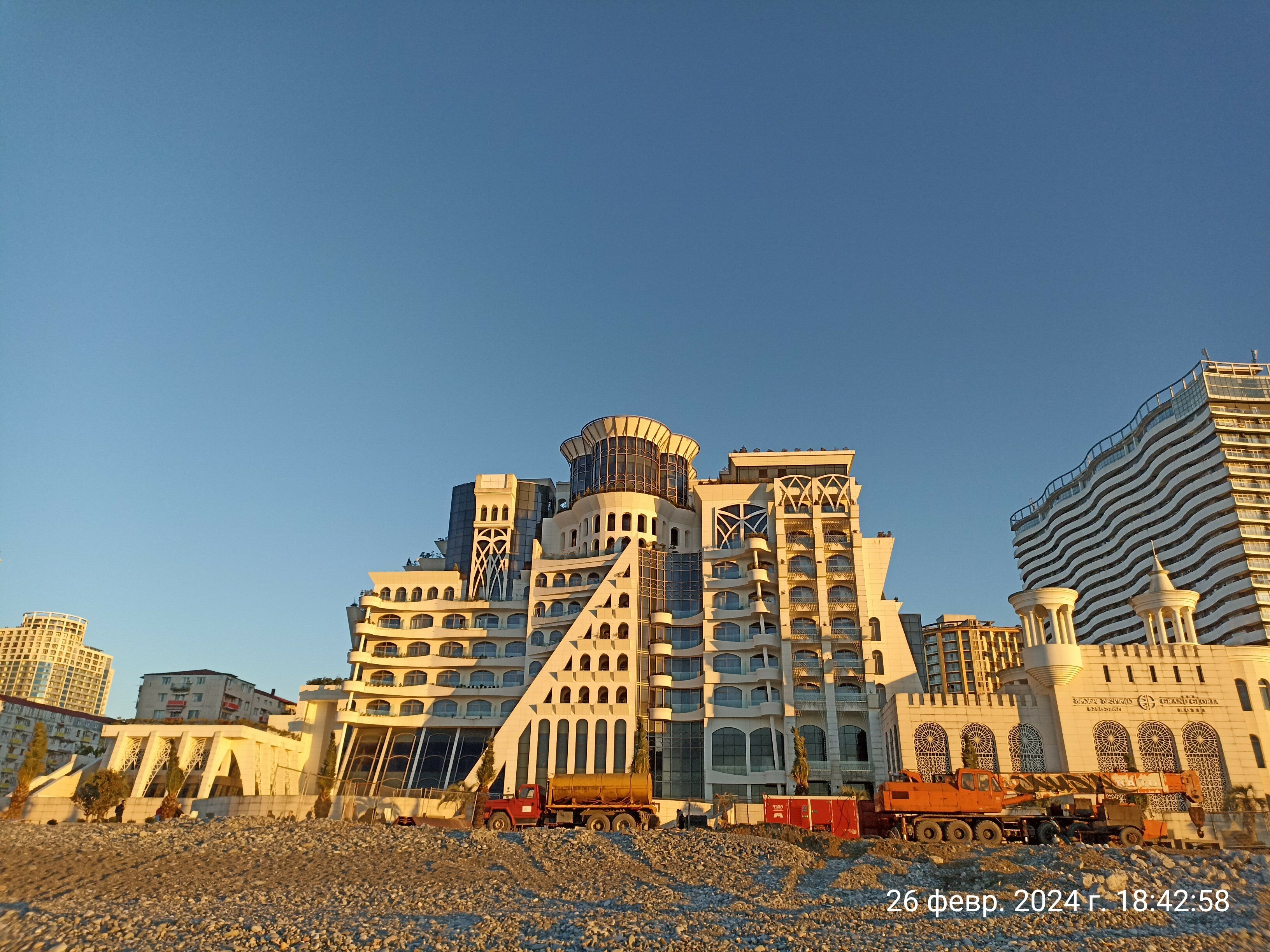 Фото The Grand Gloria Hotel