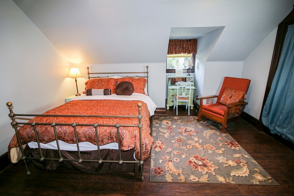 Фото Iron Horse Inn