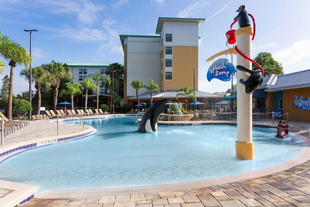 Фото Fairfield Inn & Suites by Marriott Orlando at SeaWorld