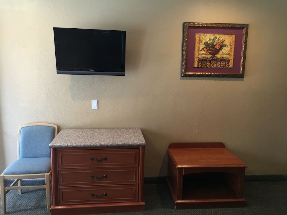 Фото Bevonshire Lodge Motel