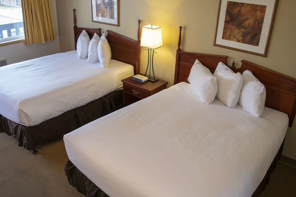 Фото Aspen Village Inn