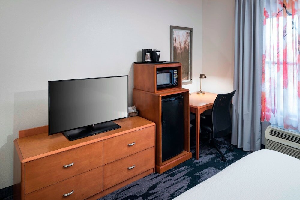 Фото Fairfield Inn & Suites by Marriott Orlando at SeaWorld
