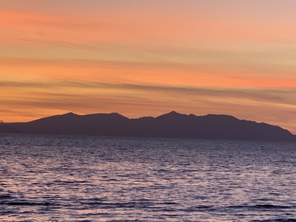 Фото Bythesea Guest House