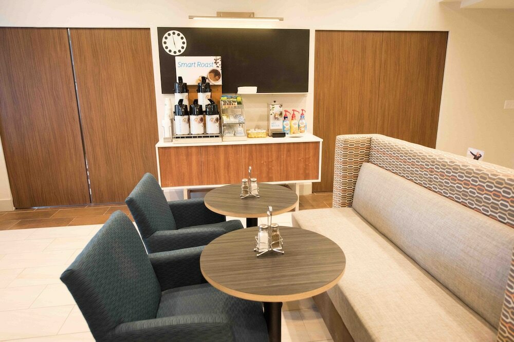 Фото Holiday Inn Express Hotel & Suites West Coxsackie, an Ihg Hotel