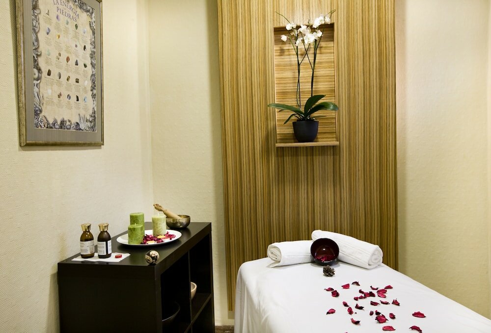 Фото Hotel Monarque Cendrillón