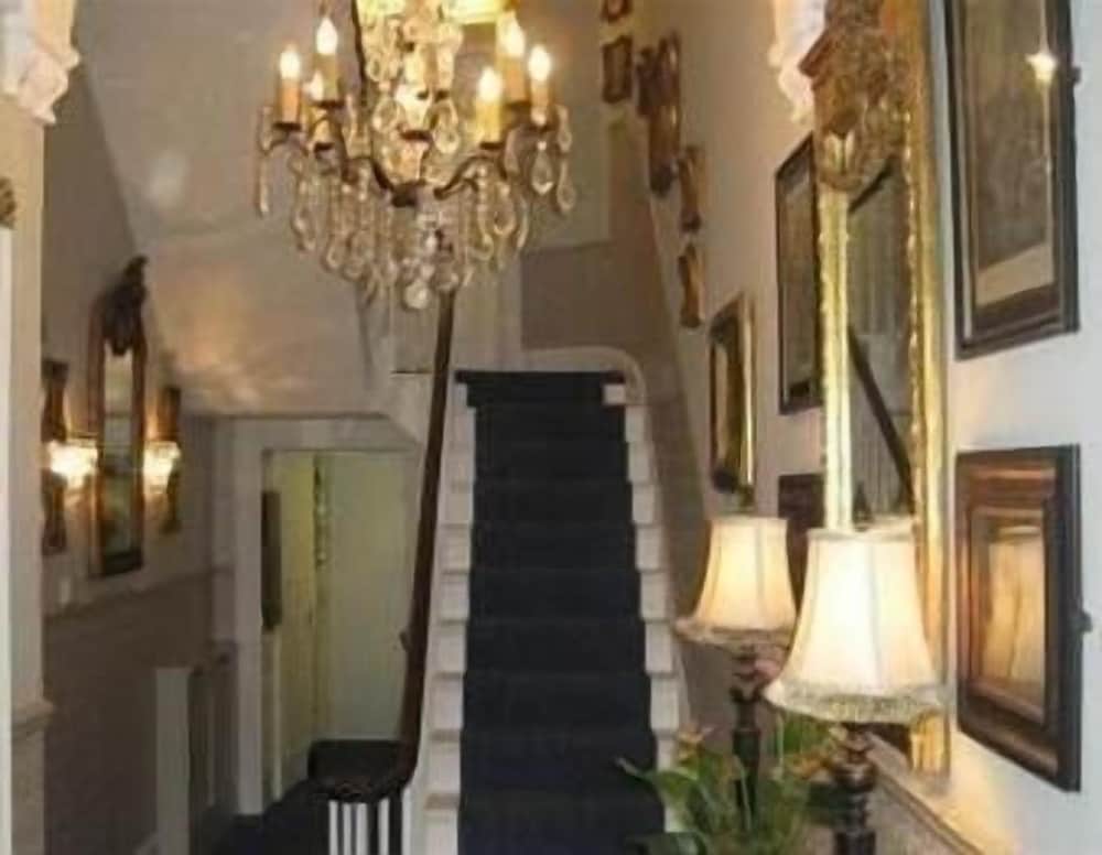 Фото The Queensbury Hotel