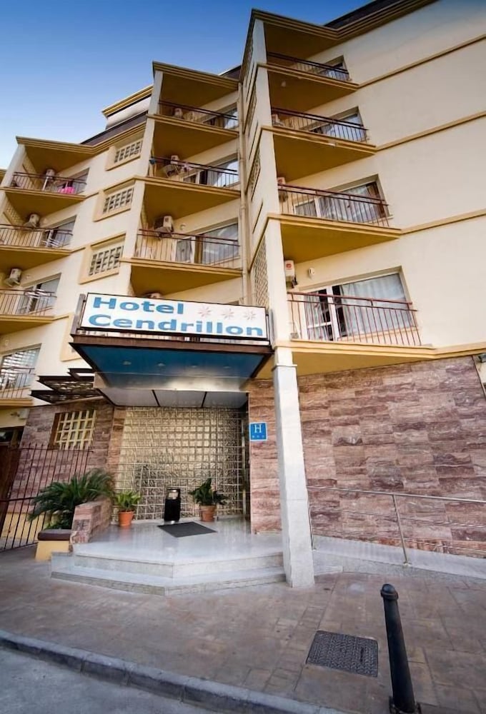 Фото Hotel Monarque Cendrillón