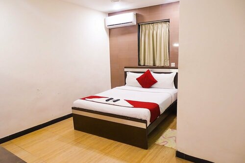 Гостиница Hotel Sunshine Airport в Мумбаи