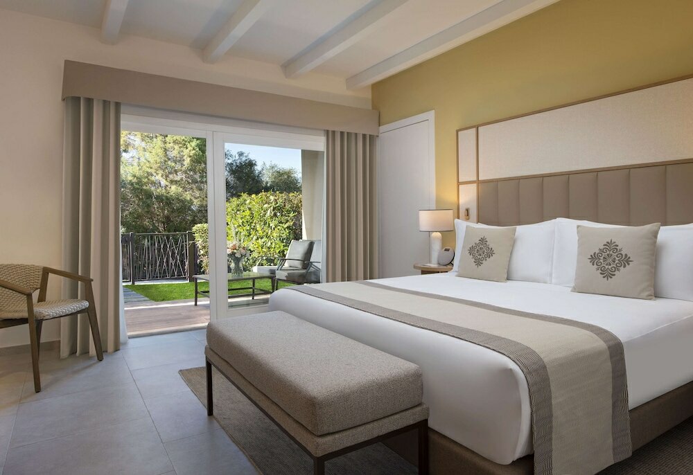 Фото Conrad Chia Laguna Sardinia