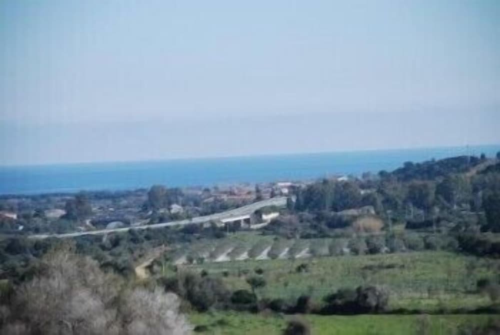 Фото Albergo Residenziale Li Troni