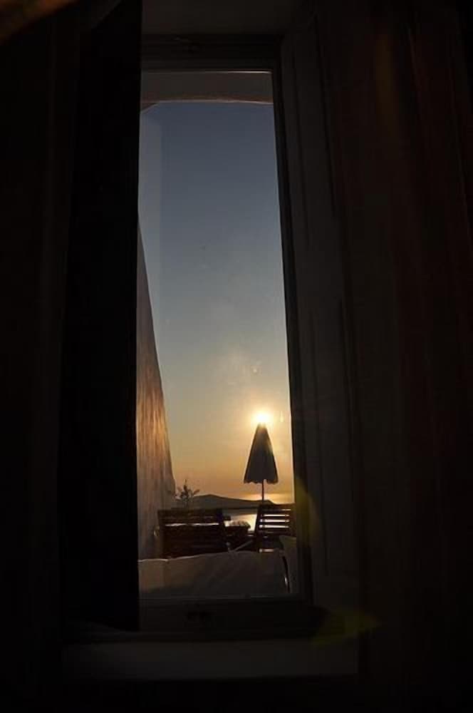 Фото Ikastikies Suites