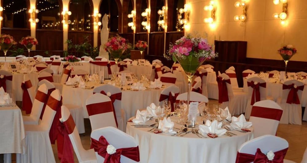 Фото Hotel Konferencia