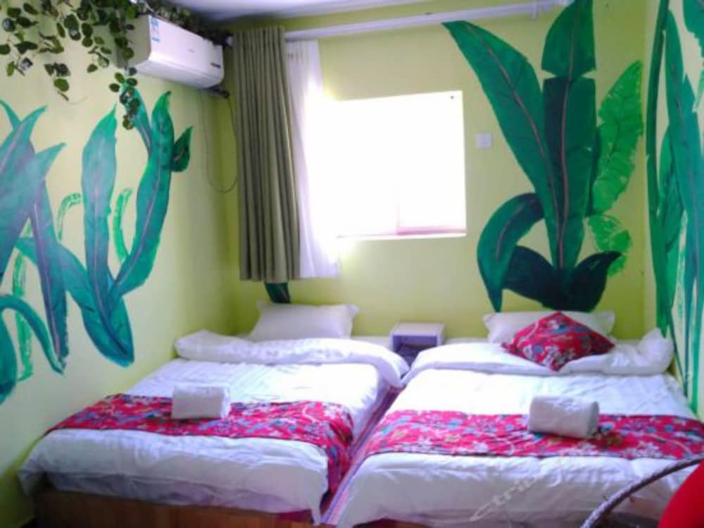 Фото Yijie Holiday Hotel Water GreatWall No. 2