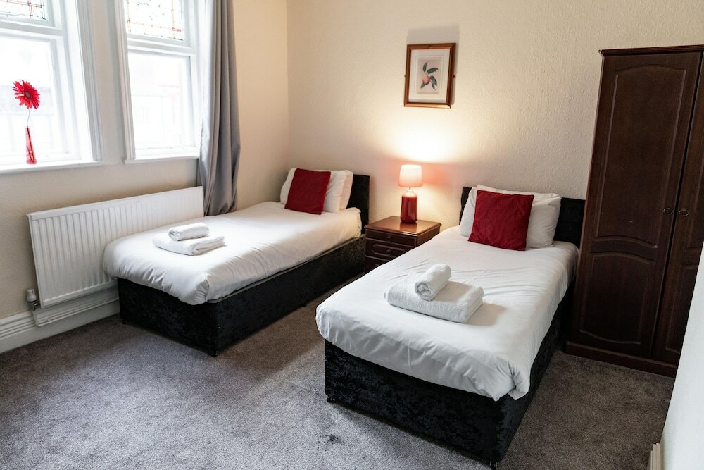 Фото The Royal Hotel Crewe