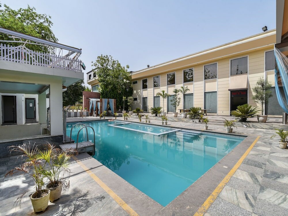 Фото Oyo 15418 D'amore Resorts