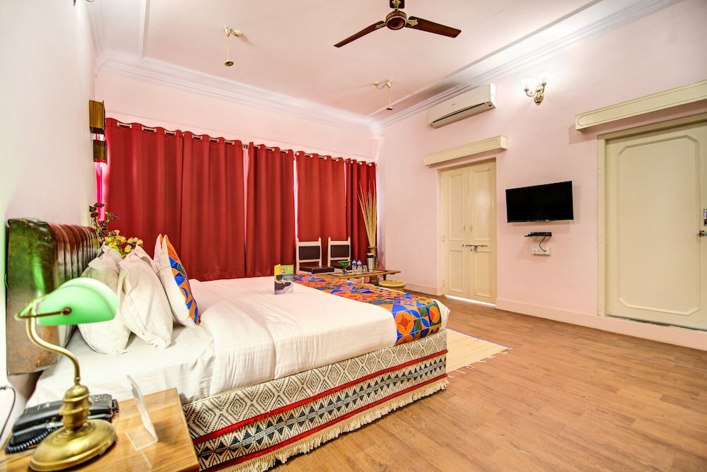 Фото FabHotel Pink Palace