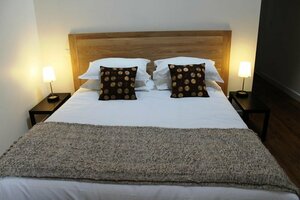 Maison Charles Maurice (Nouvelle-Aquitaine, Charente, Arrondissement d'Angoulême, Chalais, Place de l'Hôtel de Ville, 18), hotel