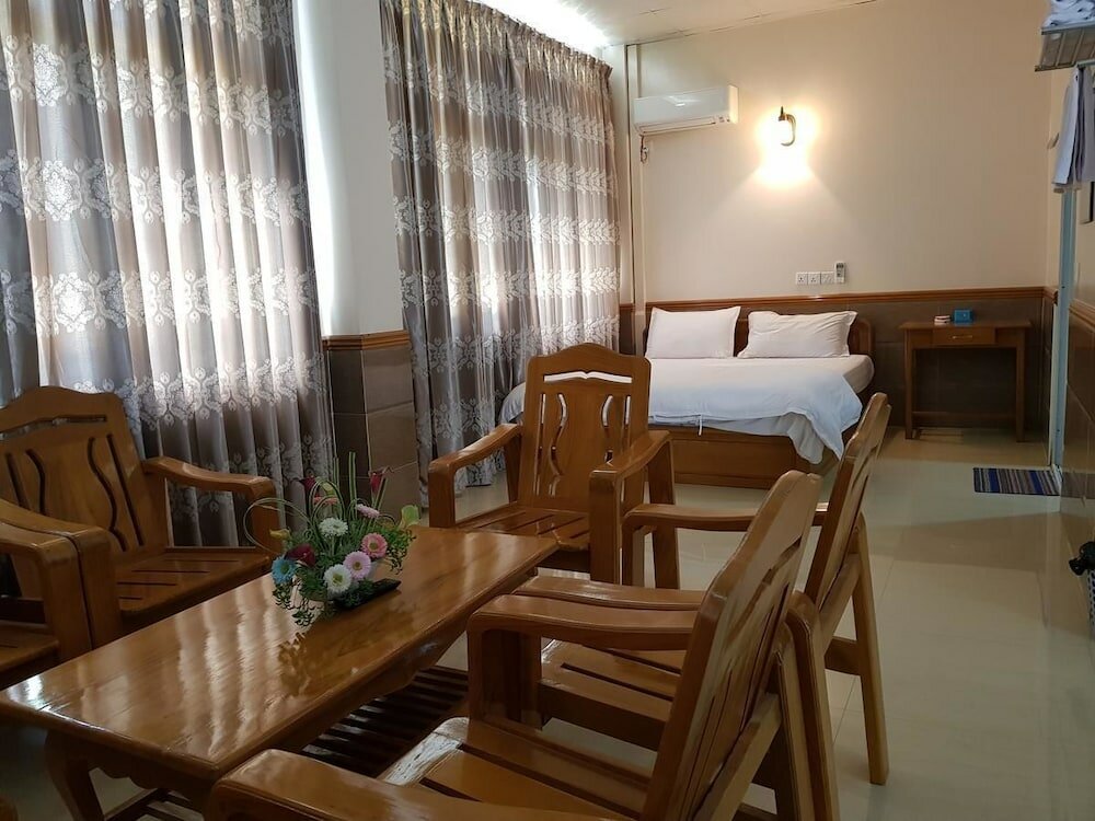 Фото Man Thi Tar Hotel