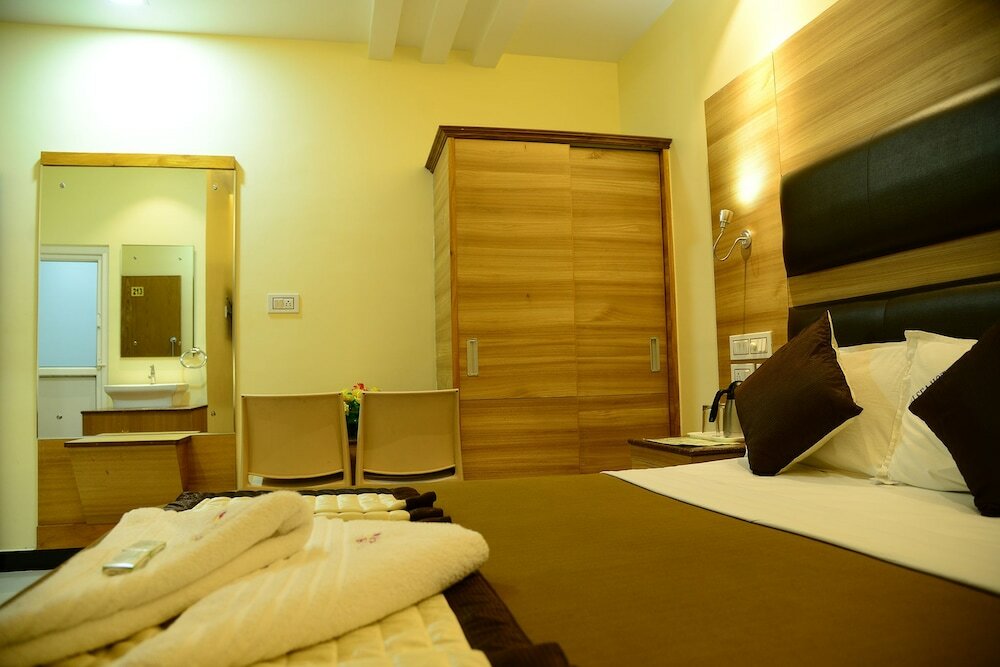 Фото Tri Sea Hotel