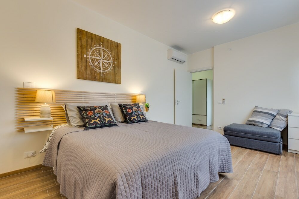 Фото Rooms Vidar Train station