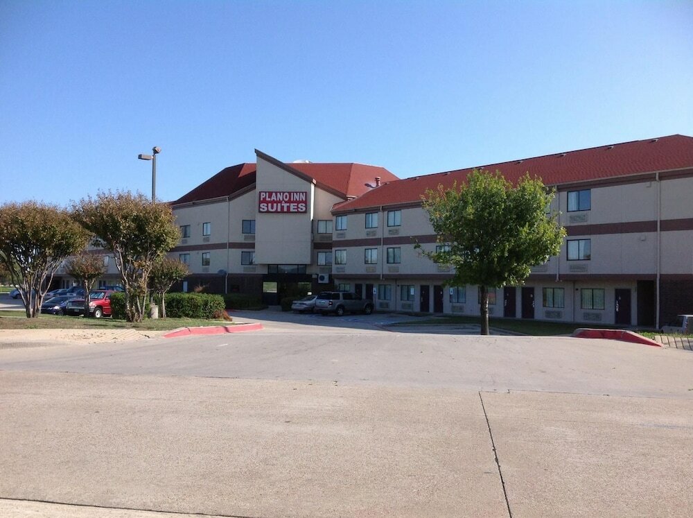 Фото Plano Inn & Suites
