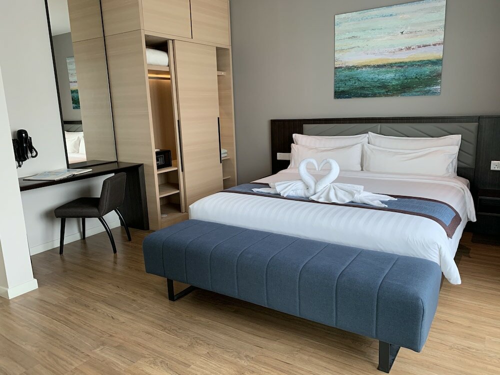 Фото Suasana All Suites Hotel