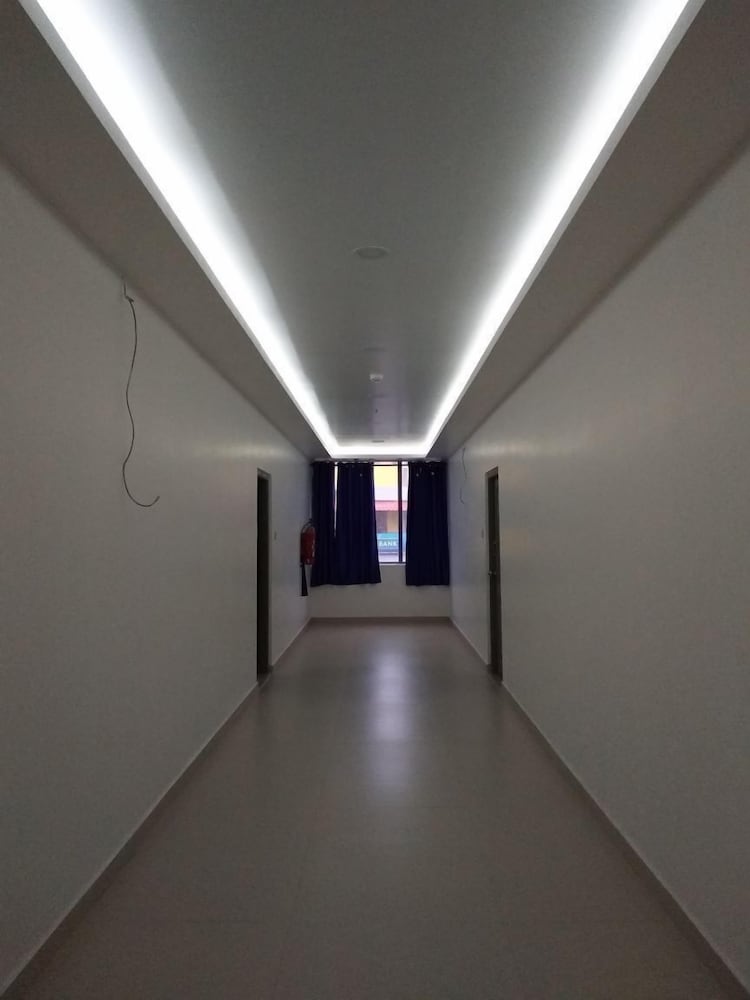 Фото Hotel Marina Manor