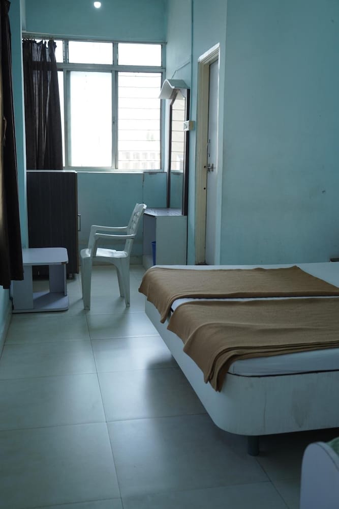 Фото Hotel Aashish Deluxe Kolhapur