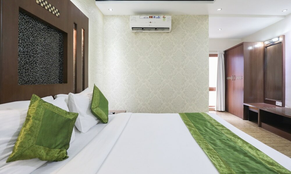 Фото Treebo Select Grand Premier Suites