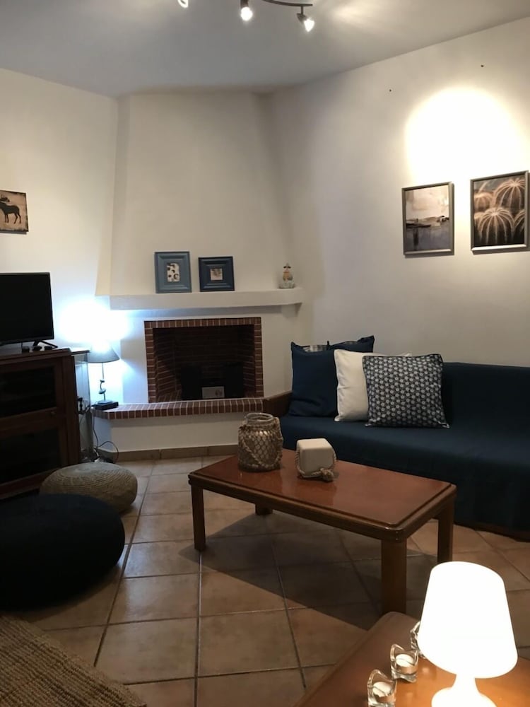 Фото Stunning sea-front maisonette