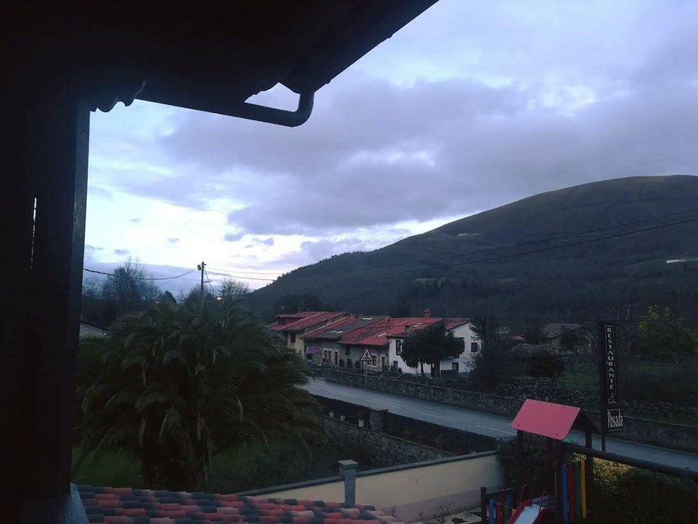 Фото El Roblón De Cabuerniga