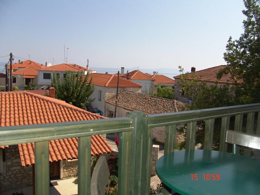 Фото Nikos Apartments