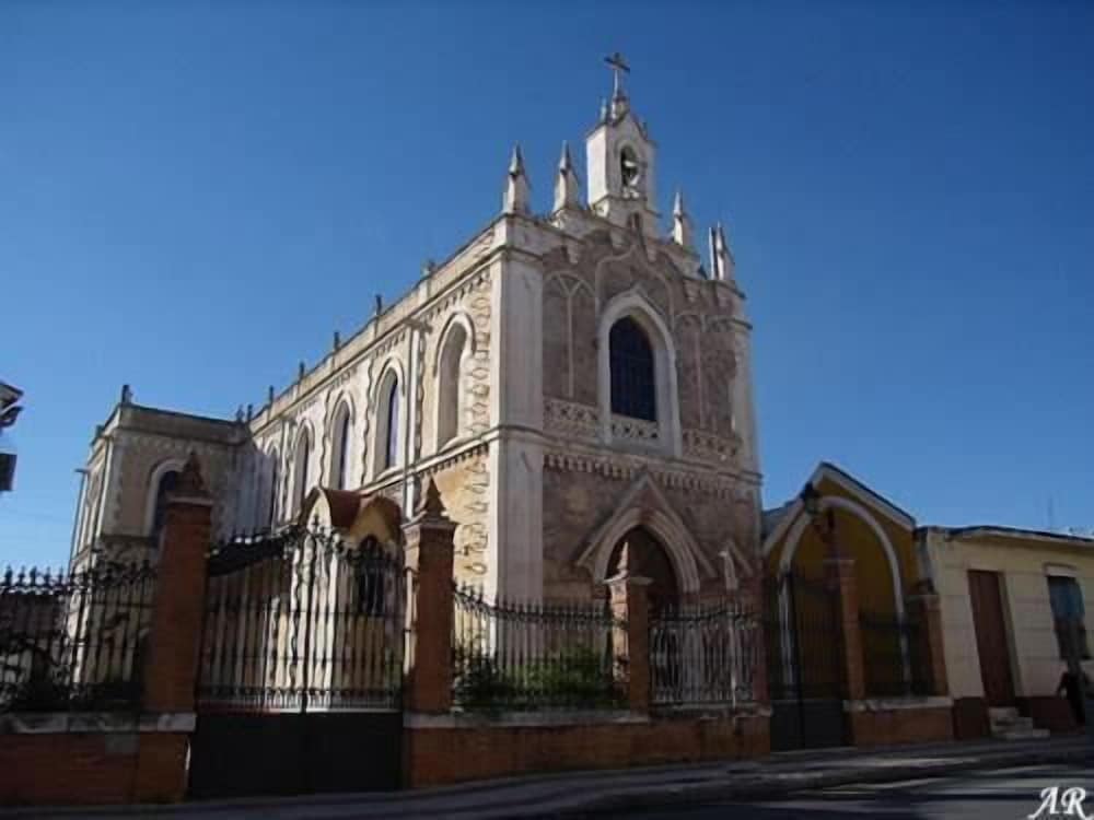 Фото Hotel Las Acacias