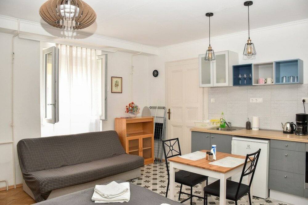 Фото Diamond Astoria 5 sun-lit apartment