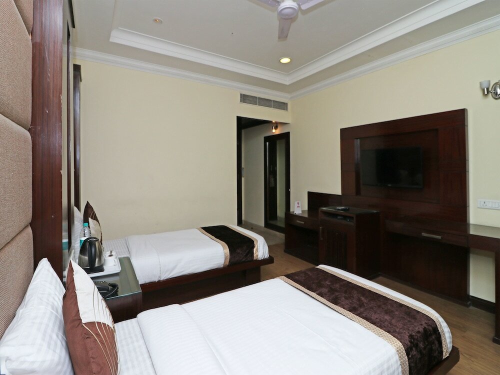 Фото Oyo 12532 Imperial Inn