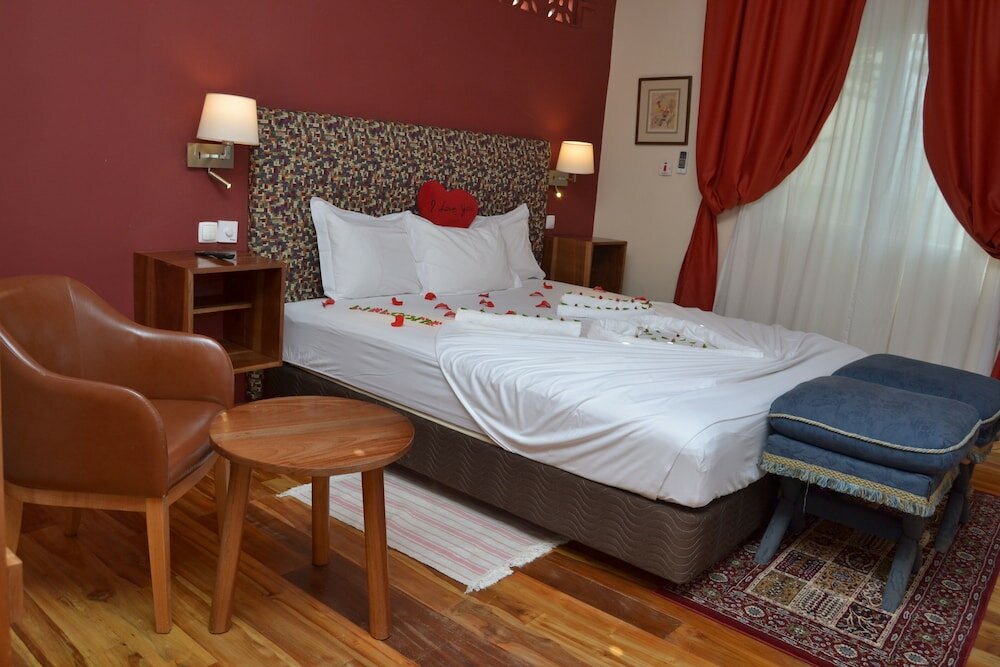 Фото Golden Hill Parker Hotel