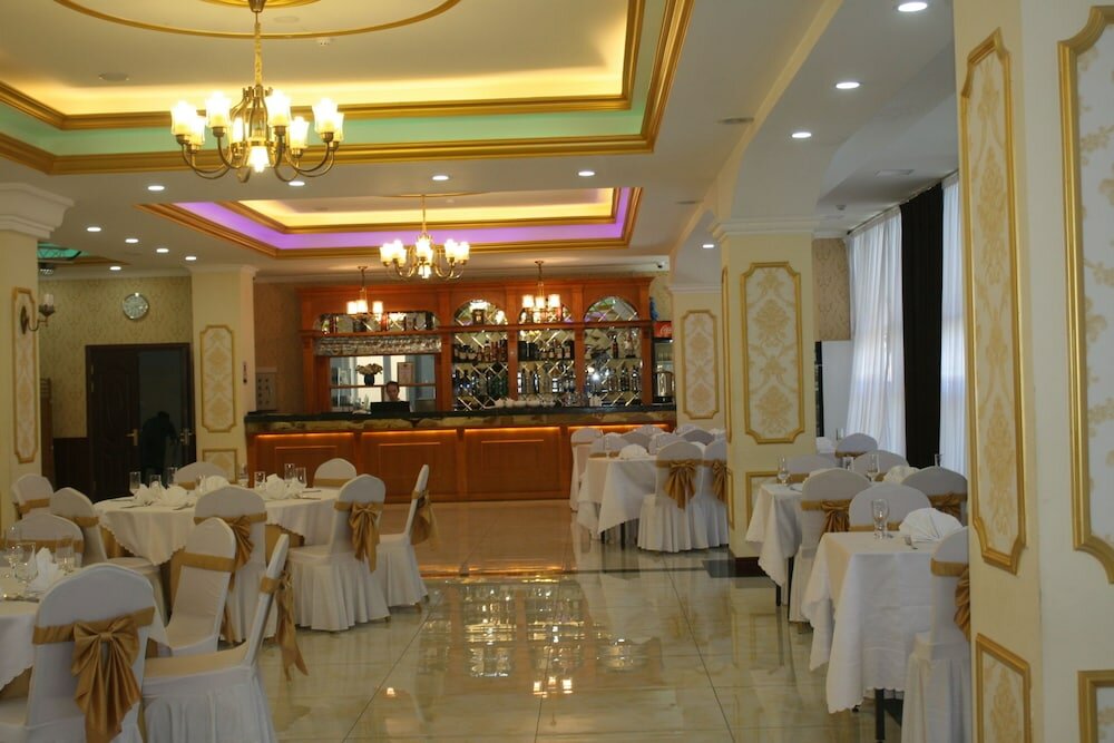 Фото Отель Очир титэм (Бриллиантовая корона)