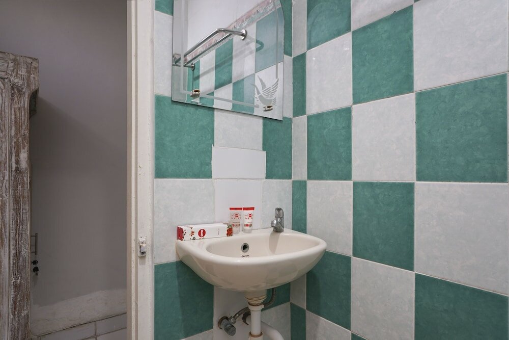 Фото Oyo 1934 Sedana Inn