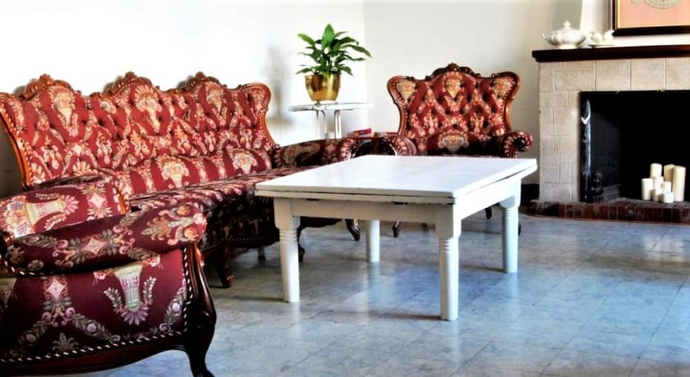 Фото Hostal Montsoliu