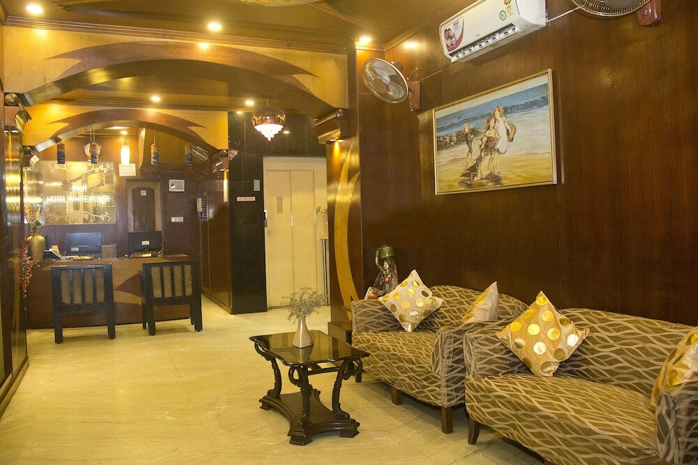 Фото Hotel White House